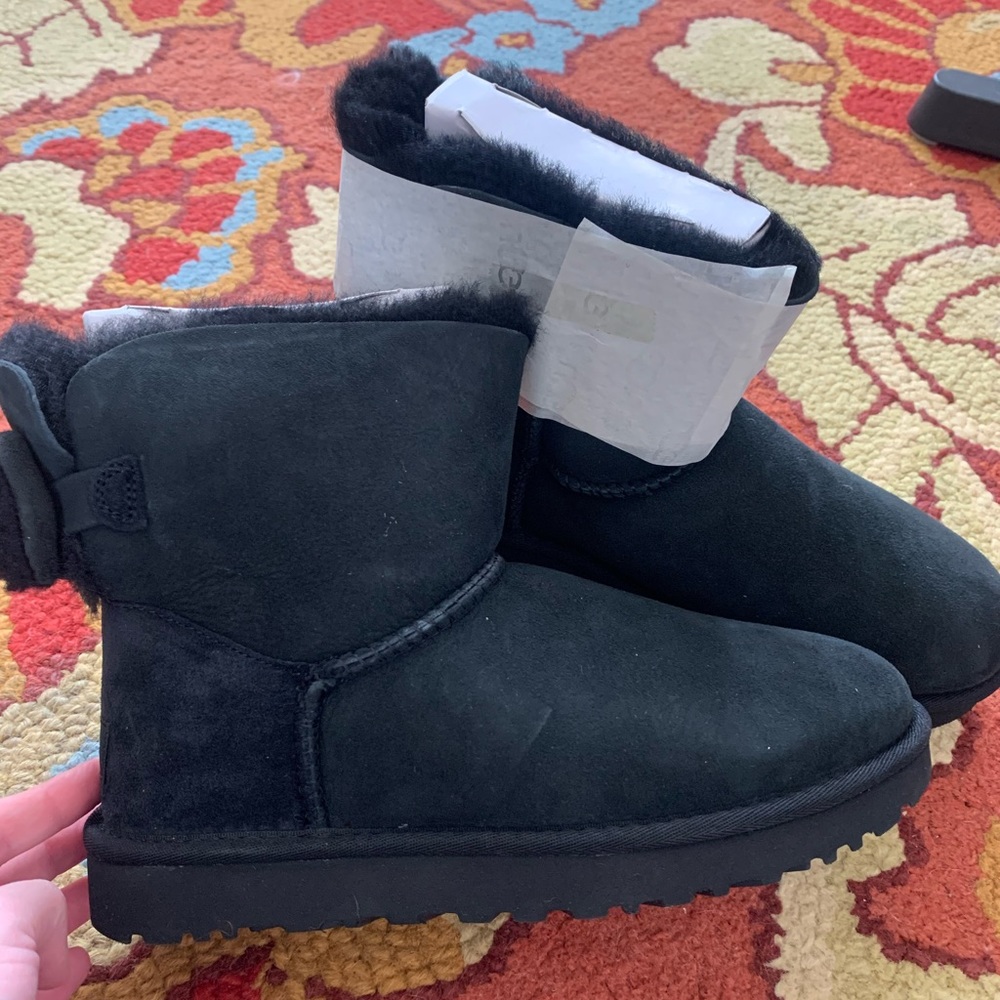 NWT Arielle UGG boots